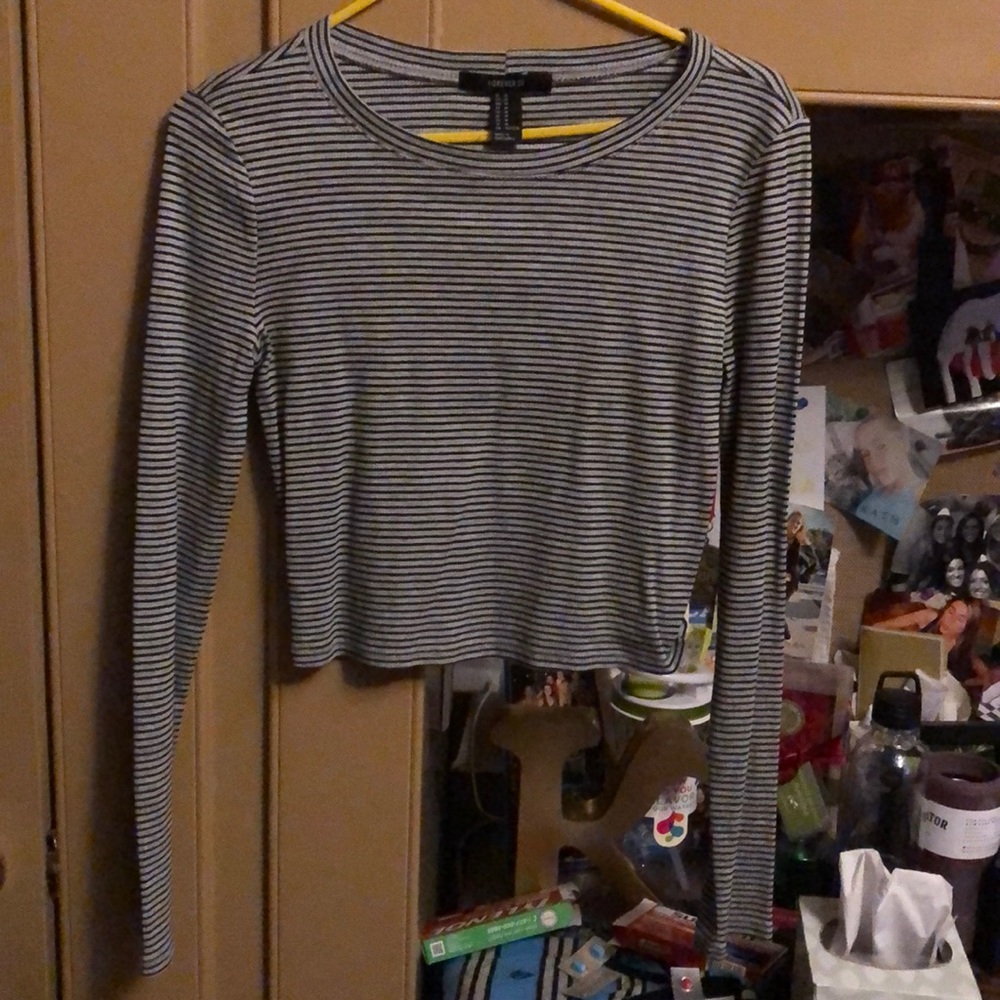 Forever 21 long sleeve crop